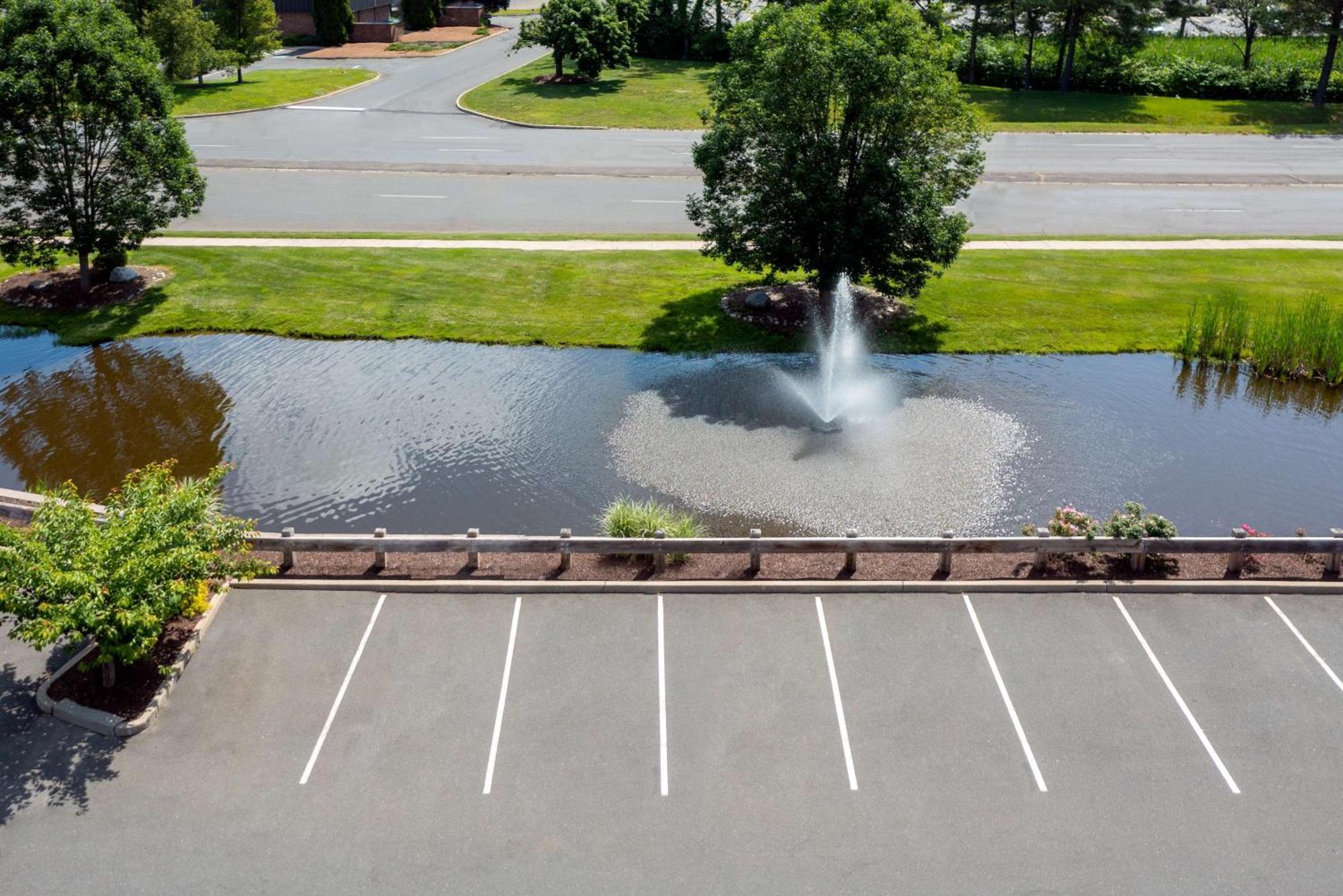 Hampton Inn Springfield South Enfield Exterior foto